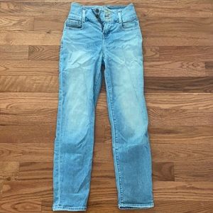 Hollister Ultra high rise mom Jean. 00R. Light blue